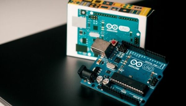 برد Arduino UNO